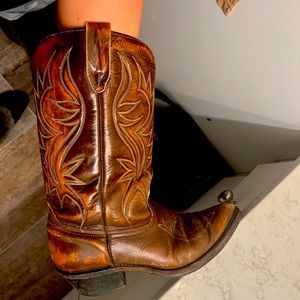 Size 9.5 brown/auburn Cowboy boots